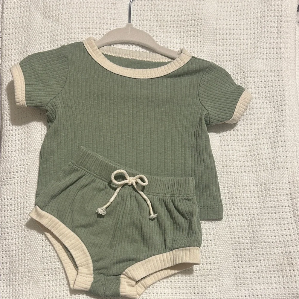 Ribbed Green and Cream Diaper Cover Set